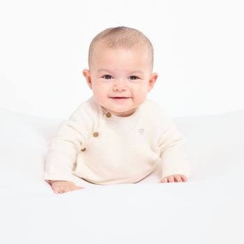 كنزة تريكو بلون أبيض لحديثي الولادة